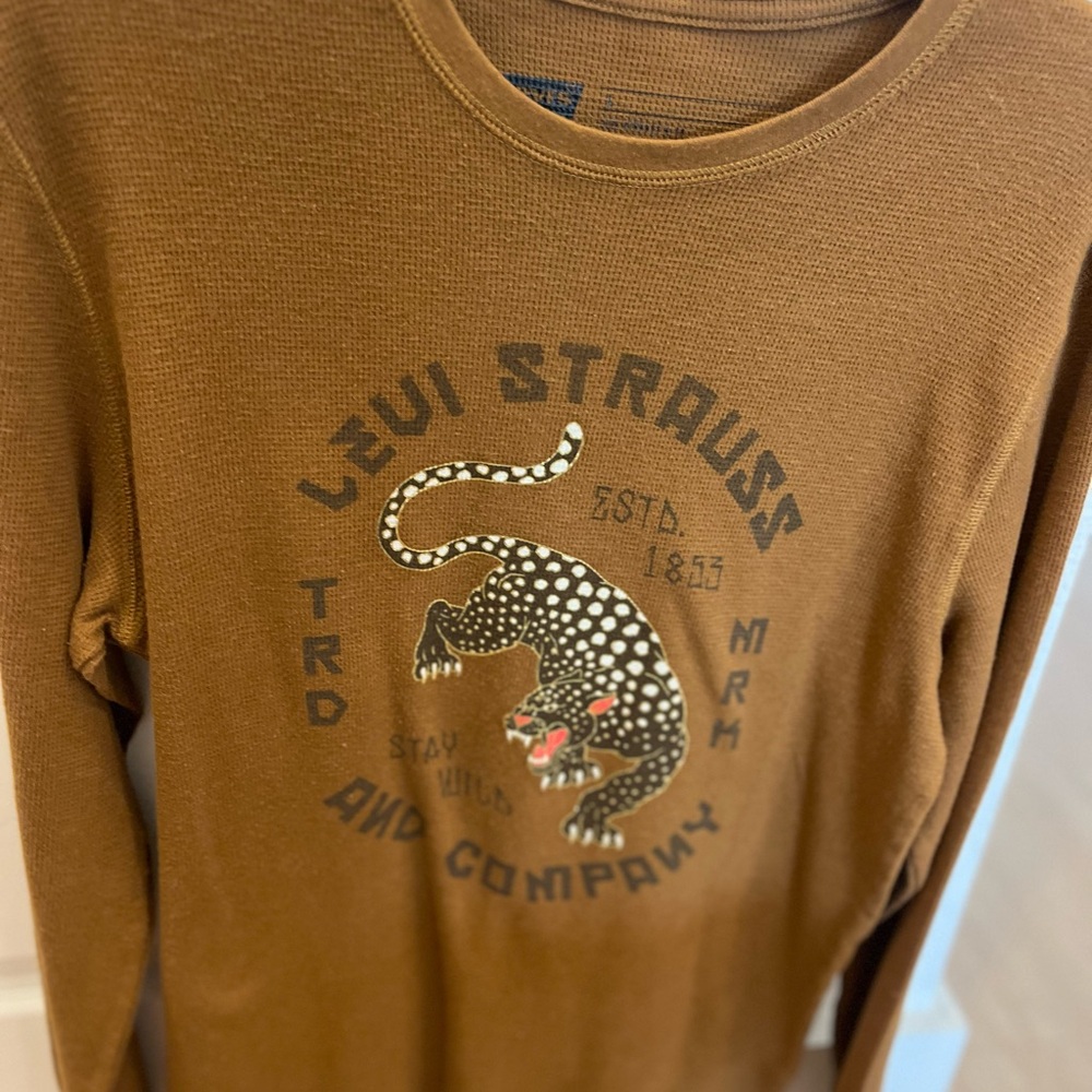 Levi's Tan Graphic Long Sleeve Shirt